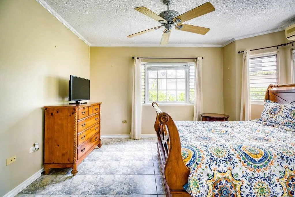 Two Bedroom Seafront Suite - Quiet & Relaxing Montego Bay