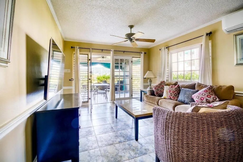 Two Bedroom Seafront Suite - Quiet & Relaxing Montego Bay