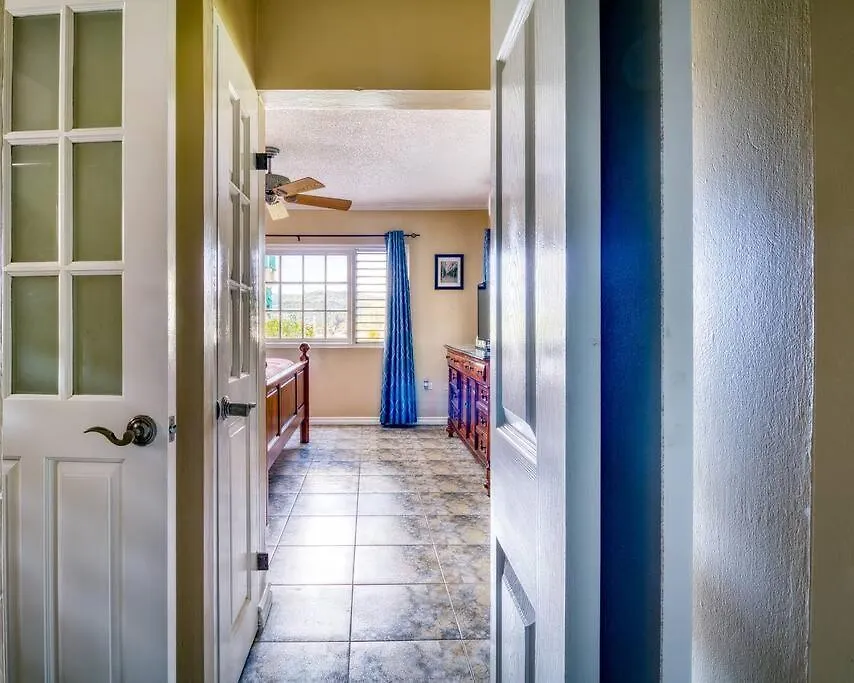 Apartment Two Bedroom Seafront Suite - Quiet & Relaxing Montego Bay Jamaica