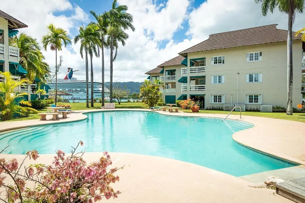Two Bedroom Seafront Suite - Quiet & Relaxing Montego Bay Jamaica