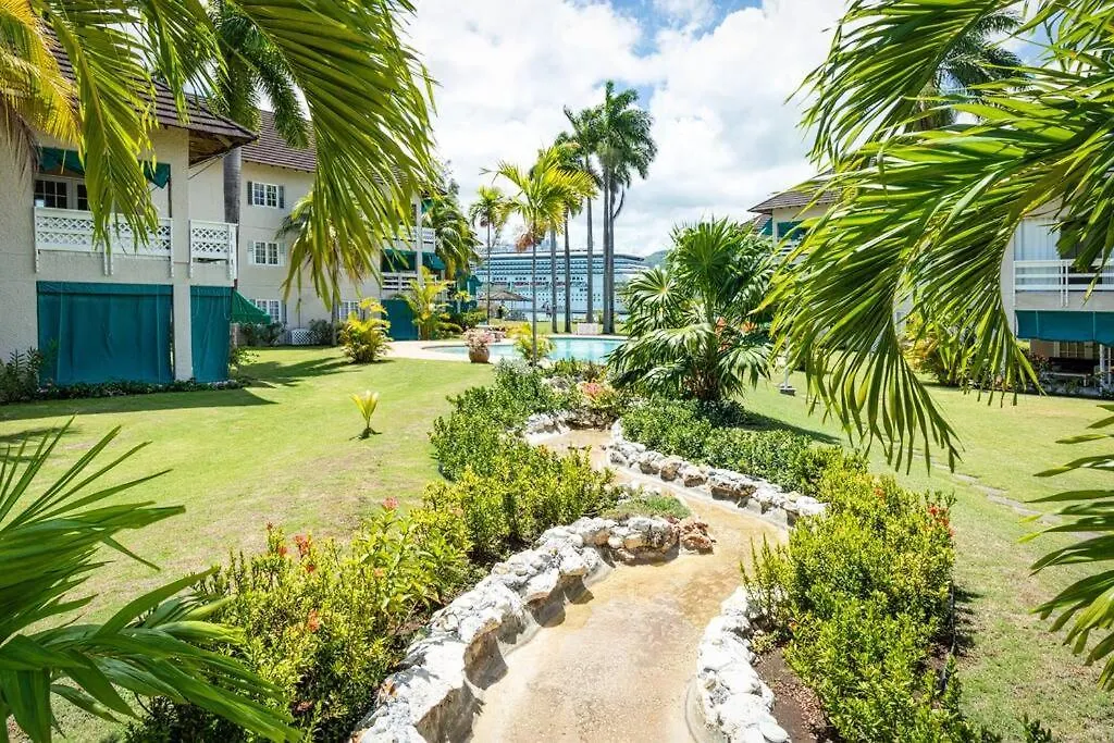 Two Bedroom Seafront Suite - Quiet & Relaxing Montego Bay Apartment