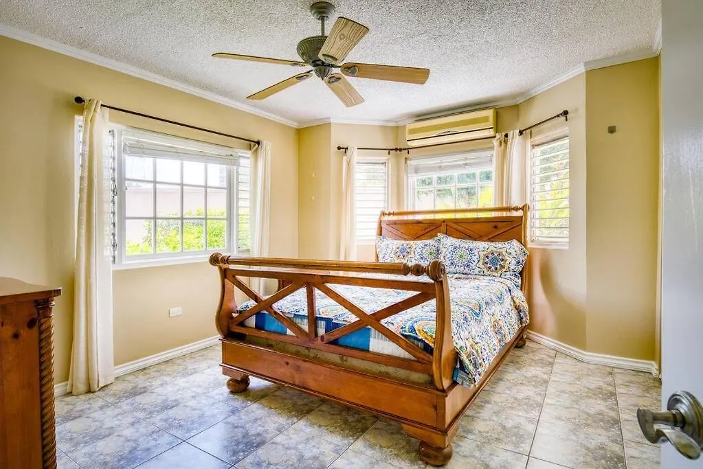 Two Bedroom Seafront Suite - Quiet & Relaxing Montego Bay Apartment